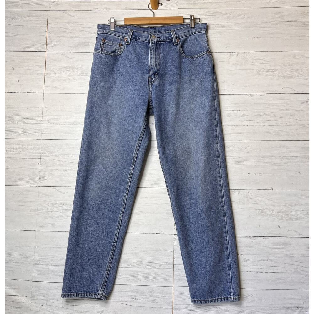 Levis Jeans Mens Size 33 X 32 550 '92 Medium Wash 100% Cotton Classic Denim